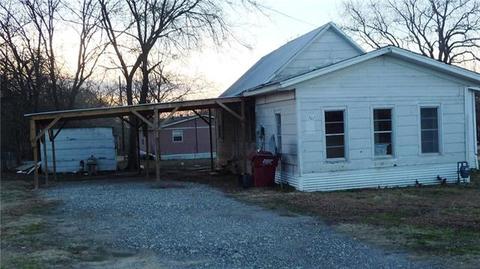 207 Robin St, Ector, TX 75439 photo 4
