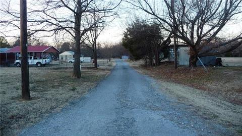 207 Robin St, Ector, TX 75439 photo 1