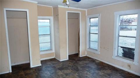 207 Robin St, Ector, TX 75439 photo 13