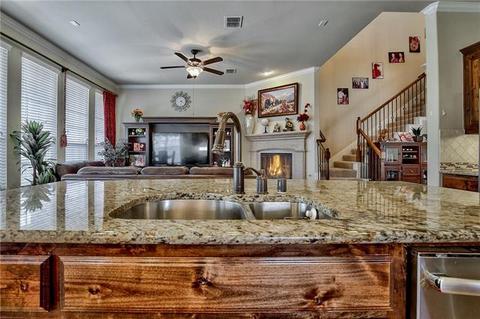 818 River Oak Ave, Euless, TX 76039 photo 10
