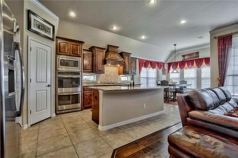 818 River Oak Ave, Euless, TX 76039 photo 6