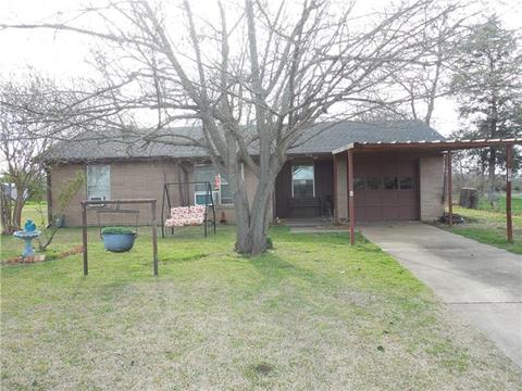 913 N Main St, Ector, TX 75439 photo 2