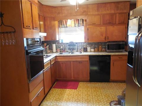 913 N Main St, Ector, TX 75439 photo 7