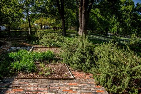 2103 W Commerce St, San Saba, TX 76877 photo 6