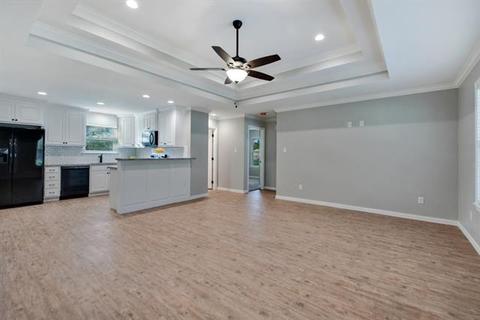 122 S Kemp St, Mabank, TX 75147 photo 4
