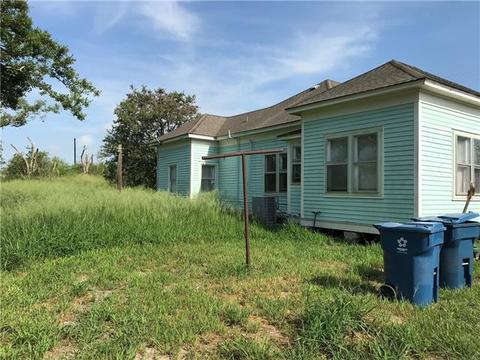 102 Huff St, Refugio, TX 78377 photo 10