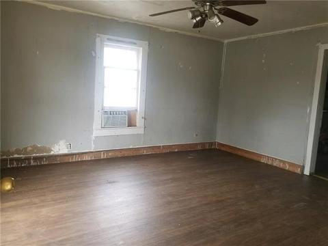 324 E Archer St, Jacksboro, TX 76458 photo 3