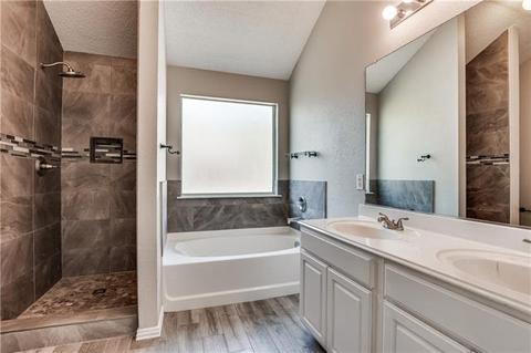 1017 Hampton Dr, Forney, TX 75126 photo 4