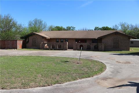 1 Fox Creek Dr, Comanche, TX 76442 photo 1