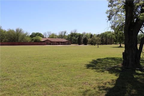1 Fox Creek Dr, Comanche, TX 76442 photo 5