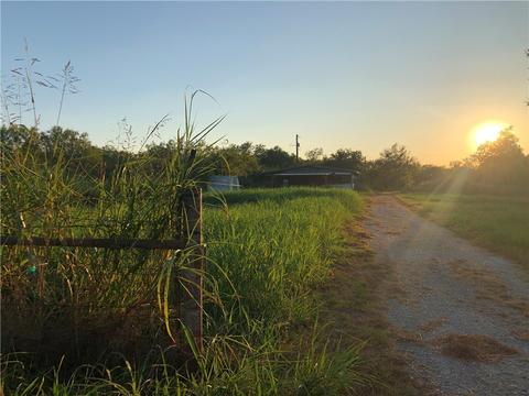 1696 Back Cemetery Rd, Perrin, TX 76486 photo 2