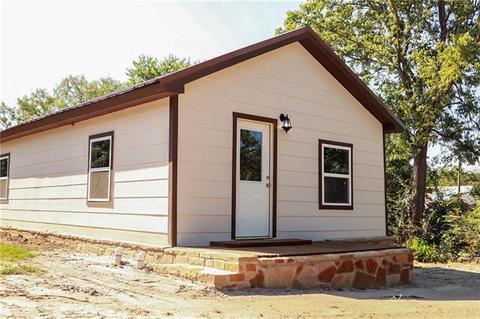 1005 S Mary Comanche Tx 76442 21 Photos Mls 14175432 Movoto