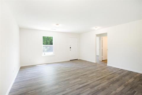 605 E Brown St, Cleburne, TX 76031 photo 8