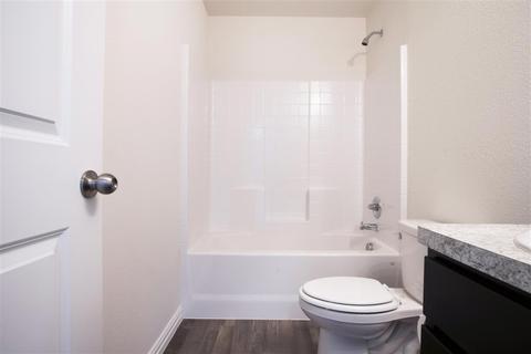 605 E Brown St, Cleburne, TX 76031 photo 21