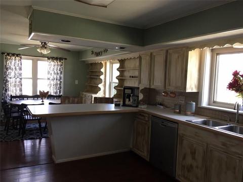 801 S Comanche Dr, De Leon, TX 76444 photo 12