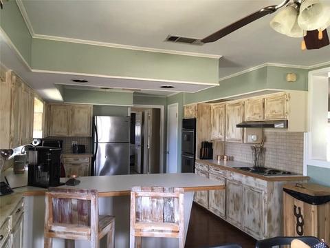 801 S Comanche Dr, De Leon, TX 76444 photo 13