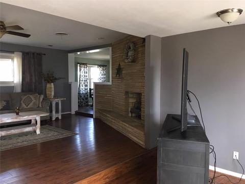 801 S Comanche Dr, De Leon, TX 76444 photo 4