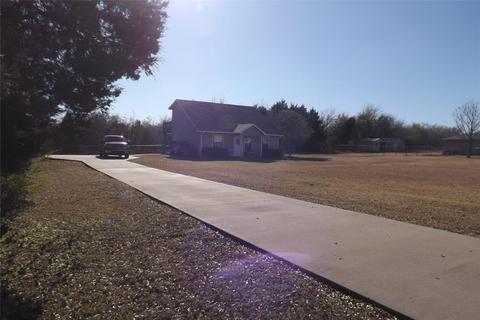 650 Eubank St, Mabank, TX 75147 photo 2