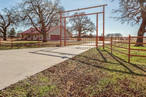 2202 County Road 2225, Ivanhoe, TX 75447 photo 3