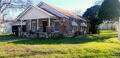 300 E Walcott Ave, Comanche, TX 76442 photo 1