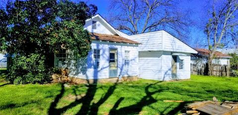 300 E Walcott Ave, Comanche, TX 76442 photo 2