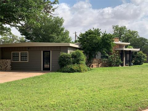 701 E Burnside St, Rotan, TX 79546 photo 3
