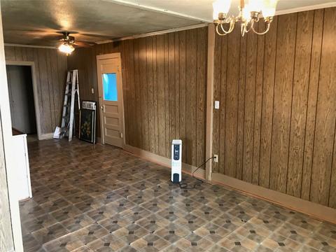 505 E Dempsey, Bryson, TX 76427 photo 2