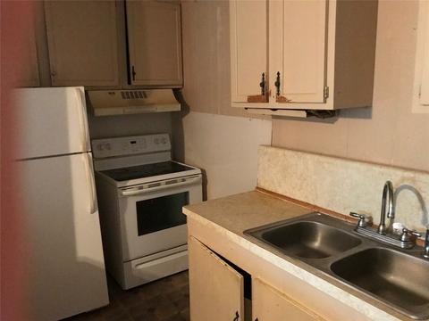 505 E Dempsey, Bryson, TX 76427 photo 4