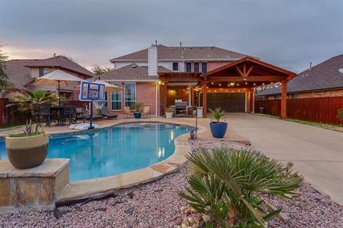 8002 Freeman Dr, Rowlett, TX 75089 photo 3