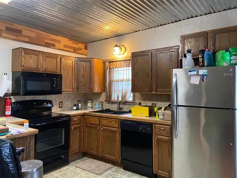 303 E Grand Ave, Comanche, TX 76442 photo 2