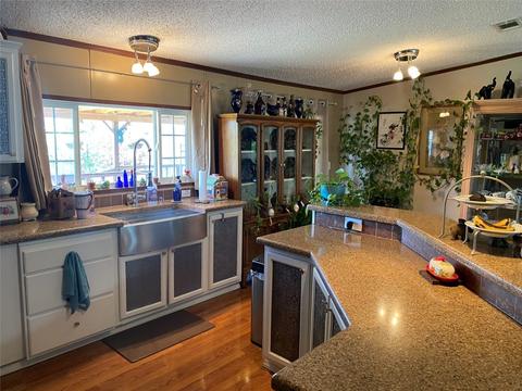 705 Oak Creek Dr, Bangs, TX 76823 photo 3