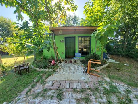 300 2nd St, Point, TX 75472 photo 1