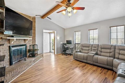 518 Button Dr, Mesquite, TX 75150 photo 3