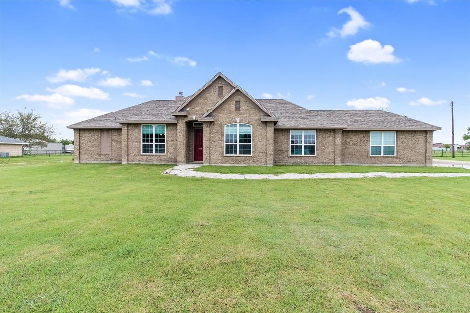546 Pierce Rd, Red Oak, TX 75154 1 photo Movoto