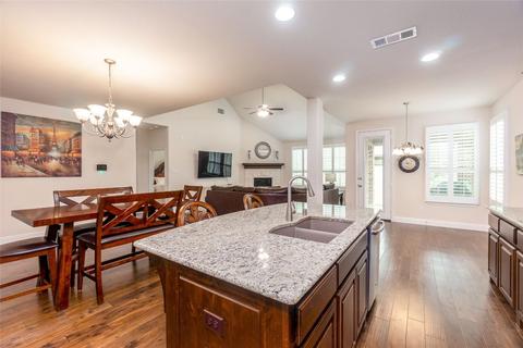 1204 8th St, Argyle, TX 76226 photo 7
