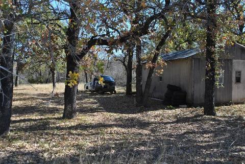 240 Circle Dr, Comanche, TX 76442 photo 2