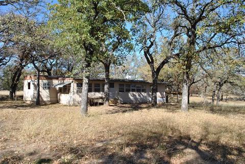 240 Circle Dr, Comanche, TX 76442 photo 8