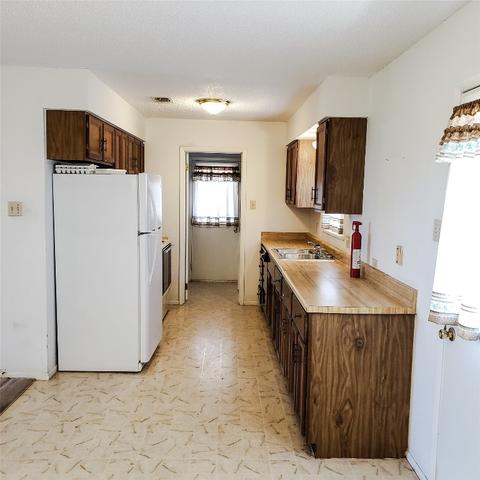 318 Kickapoo Rd, Bronte, TX 76933 photo 2
