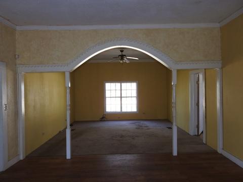 111 N Magnolia St, Plain Dealing, LA 71064 photo 2