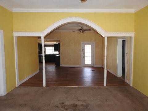111 N Magnolia St, Plain Dealing, LA 71064 photo 3