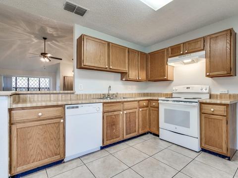 2919 Post Oak Dr, Euless, TX 76039 photo 13