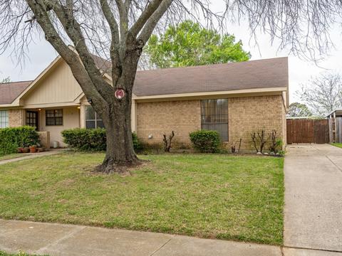 2919 Post Oak Dr, Euless, TX 76039 photo 4