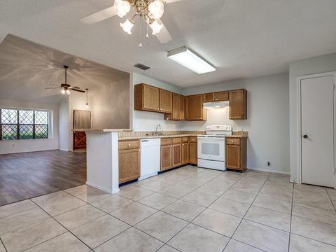 2919 Post Oak Dr, Euless, TX 76039 photo 12