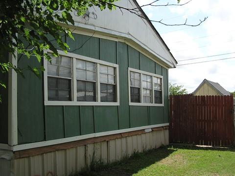 108 Crest Dr, Tye, TX 79563 photo 29