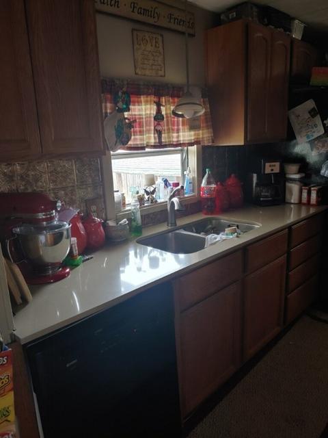 108 Crest Dr, Tye, TX 79563 photo 9