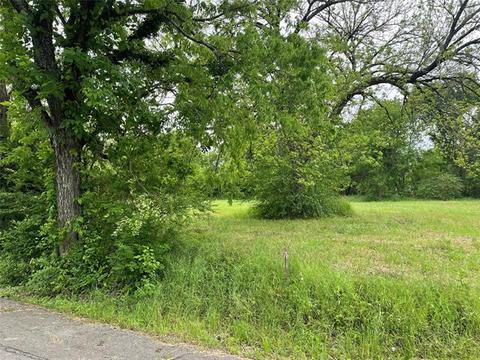 612 E 3rd, Bonham, TX 75418 photo 1