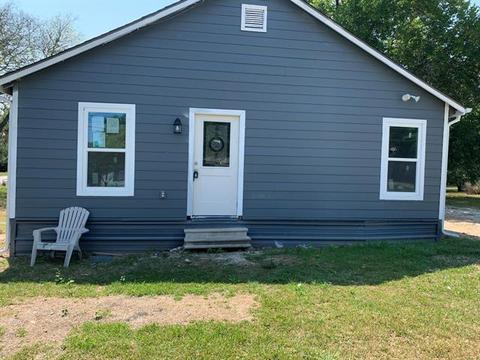 1206 E High St, Terrell, TX 75160 photo 2