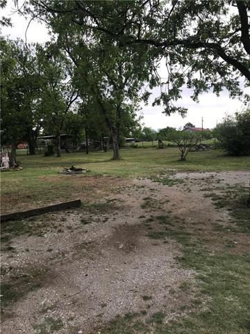 609 611 E Duncan Ave, Comanche, TX 76442 photo 2