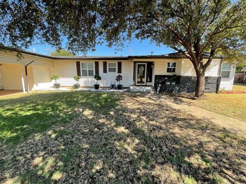1303 Westover Dr, Anson, TX 79501 photo 1