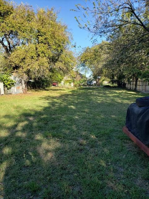 1226 E James St, Cleburne, TX 76031 photo 3
